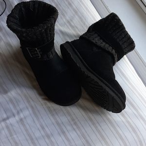 Women's uggs black with gray